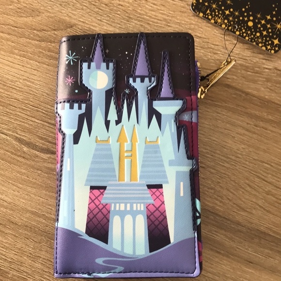 Loungefly  Cinderella’s castle backpack and wallet set NWT main image 5